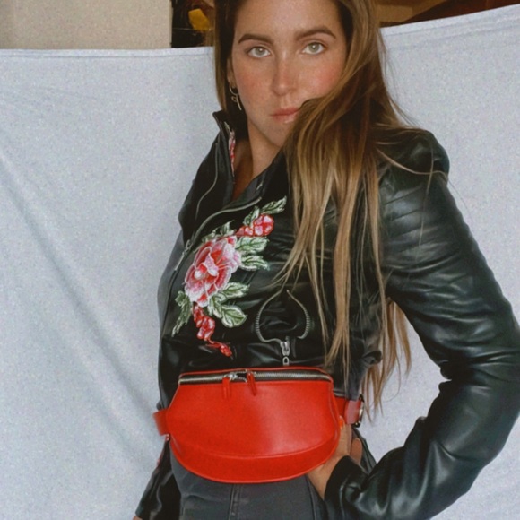 NWOT Never used! Red belt purse/ funny pack - Picture 7 of 14